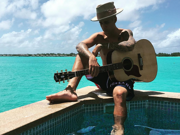 Justin Bieber  a Bora Bora (foto da Instagram)