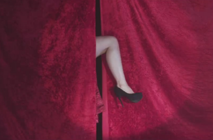 Essere sexy con l'ileostomia, il sensuale burlesque di Hattie /Video