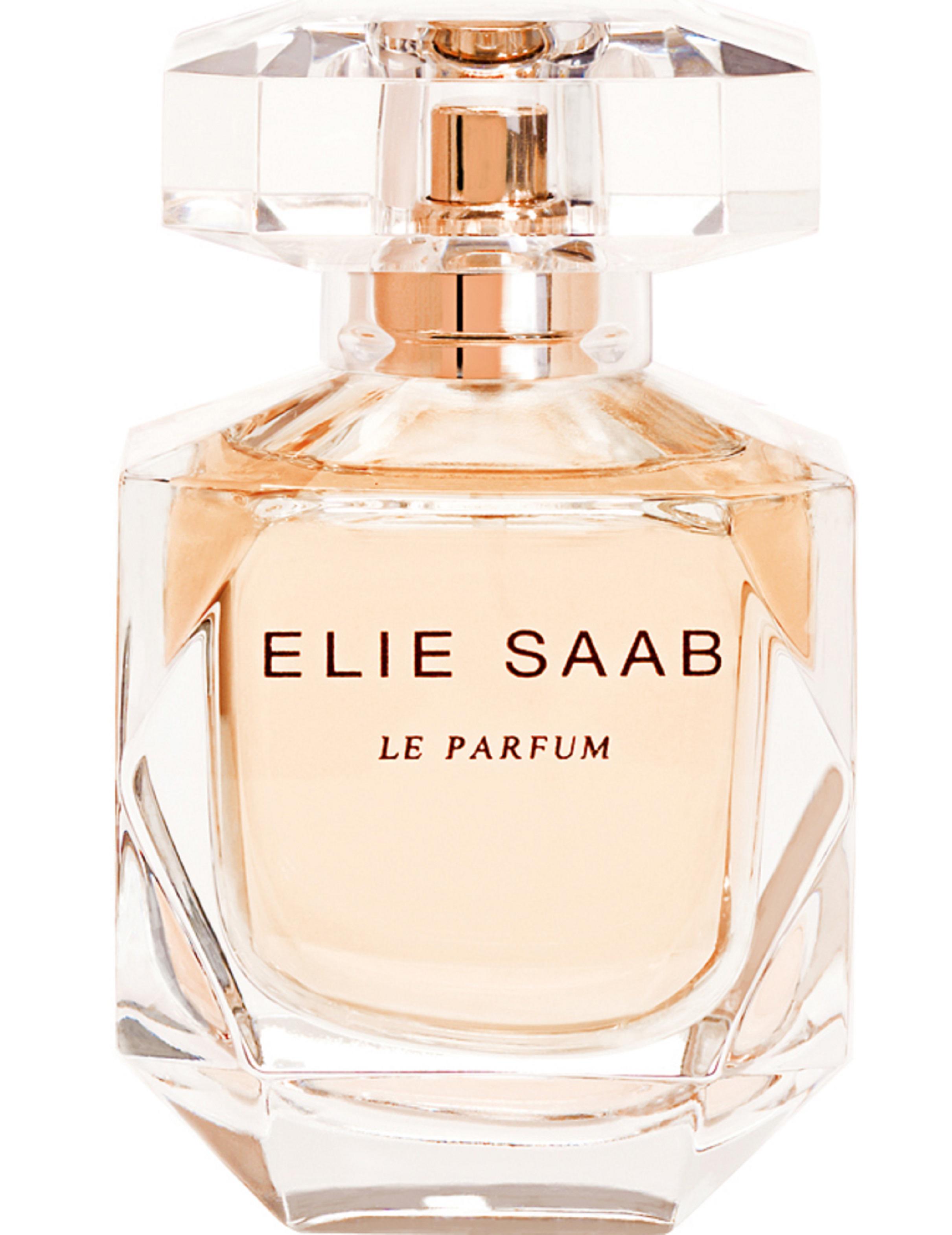 L'eau de parfum di 'Elie Saab Le Parfum', al centro della composizione le assolute di gelsomino glandiforum e sambac si accompagnano a un cuore di patchouli purissimo.
