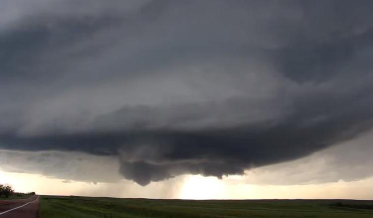 Colorado, la violenza di un tornado in time lapse /Video