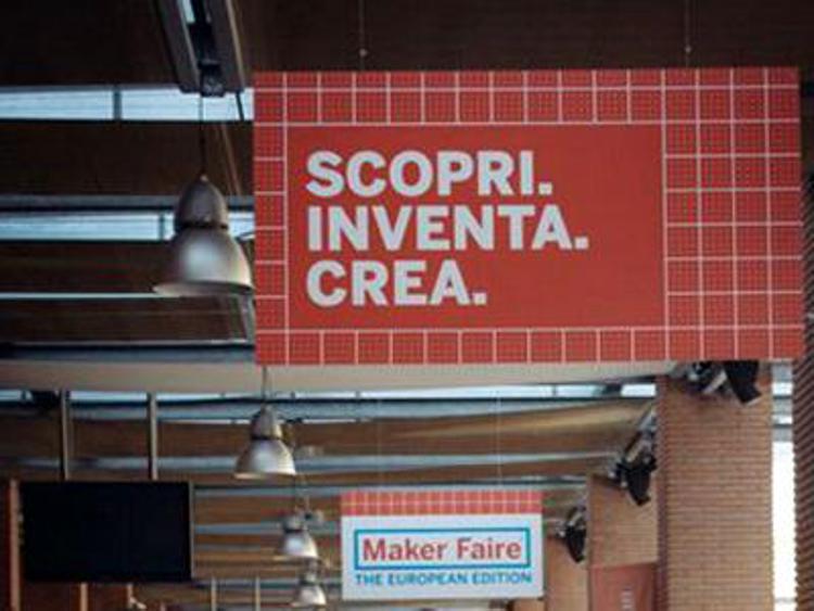 Maker Faire: stand Acea con servizi digitali, anche 'smart helmet' per operai