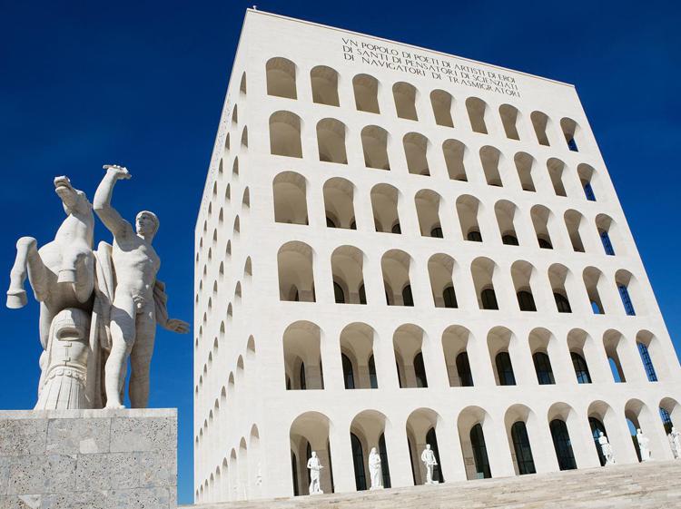Il Palazzo della Civiltà dell'Eur, a Roma, nuovo headquarted di Fendi