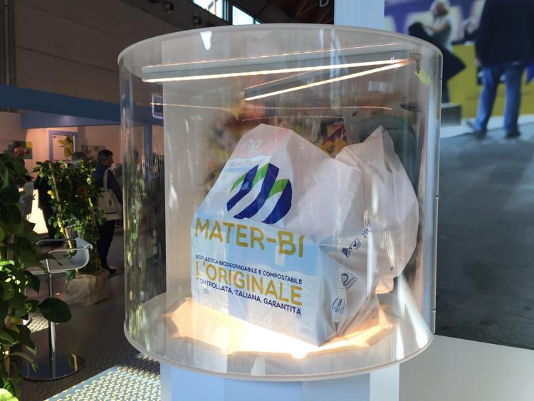 Alimenti: Parigi vieta nei mercati sacchetti in plastica non compostabile