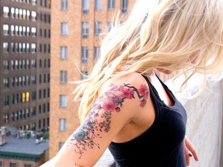 Più autostima per le donne con tatuaggi, ma anche un lato 