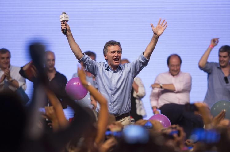 (Xinhua)- (151123) -- BUENOS AIRES, Nov. 23, 2015 (Xinhua) -- Presidential candidate Mauricio Macri celebrates in Buenos Aires city, Argentina ELEZIONI IN ARGENTINA : VINCE IL LIBERALE MAURICIO MACRI - INFOPHOTO