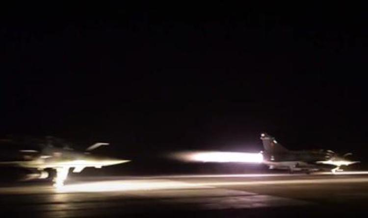 Raid francesi contro l'Is, caccia in azione su Raqqa /Video