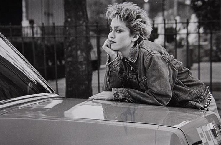 Madonna in uno scatto del 1982 di Peter Cunningham, in mostra alla galleria 'Ono Arte Contemporanea' di Bologna
