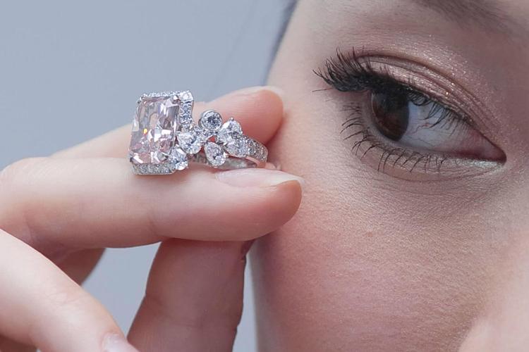 Anello di diamanti(Xinhua)