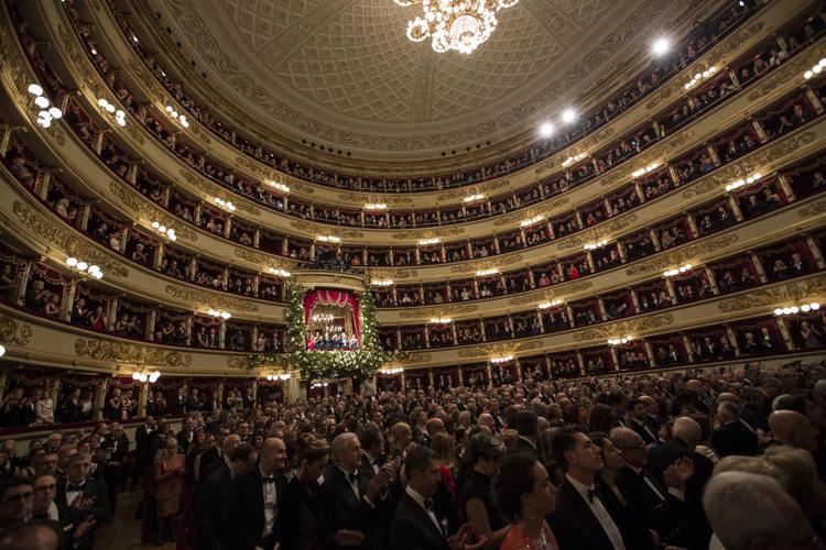 Prima alla Scala in una Milano blindata, Renzi: 