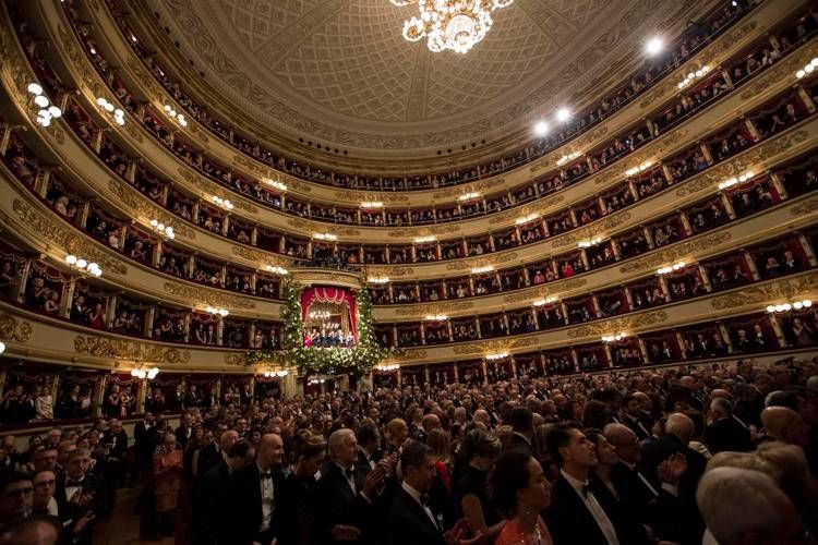 Prima alla Scala in una Milano blindata, Renzi: 