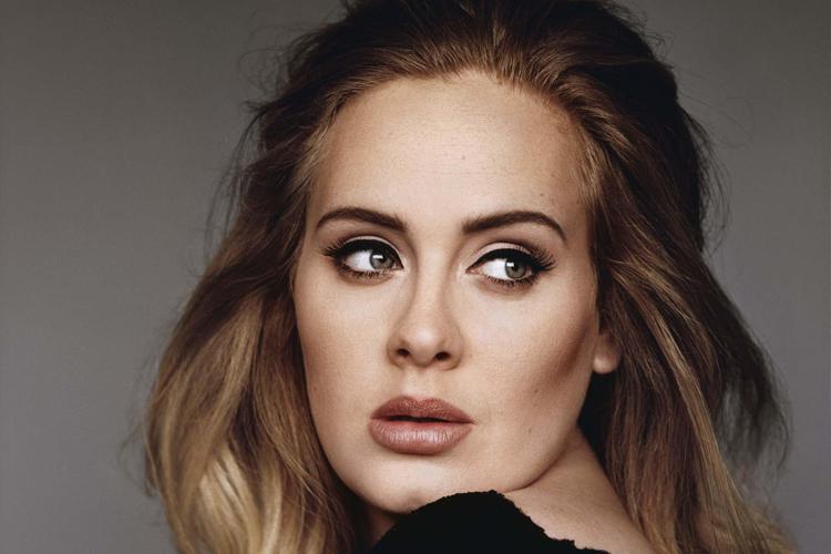 Adele a X Factor Uk, polemica web: è registrata? /Video