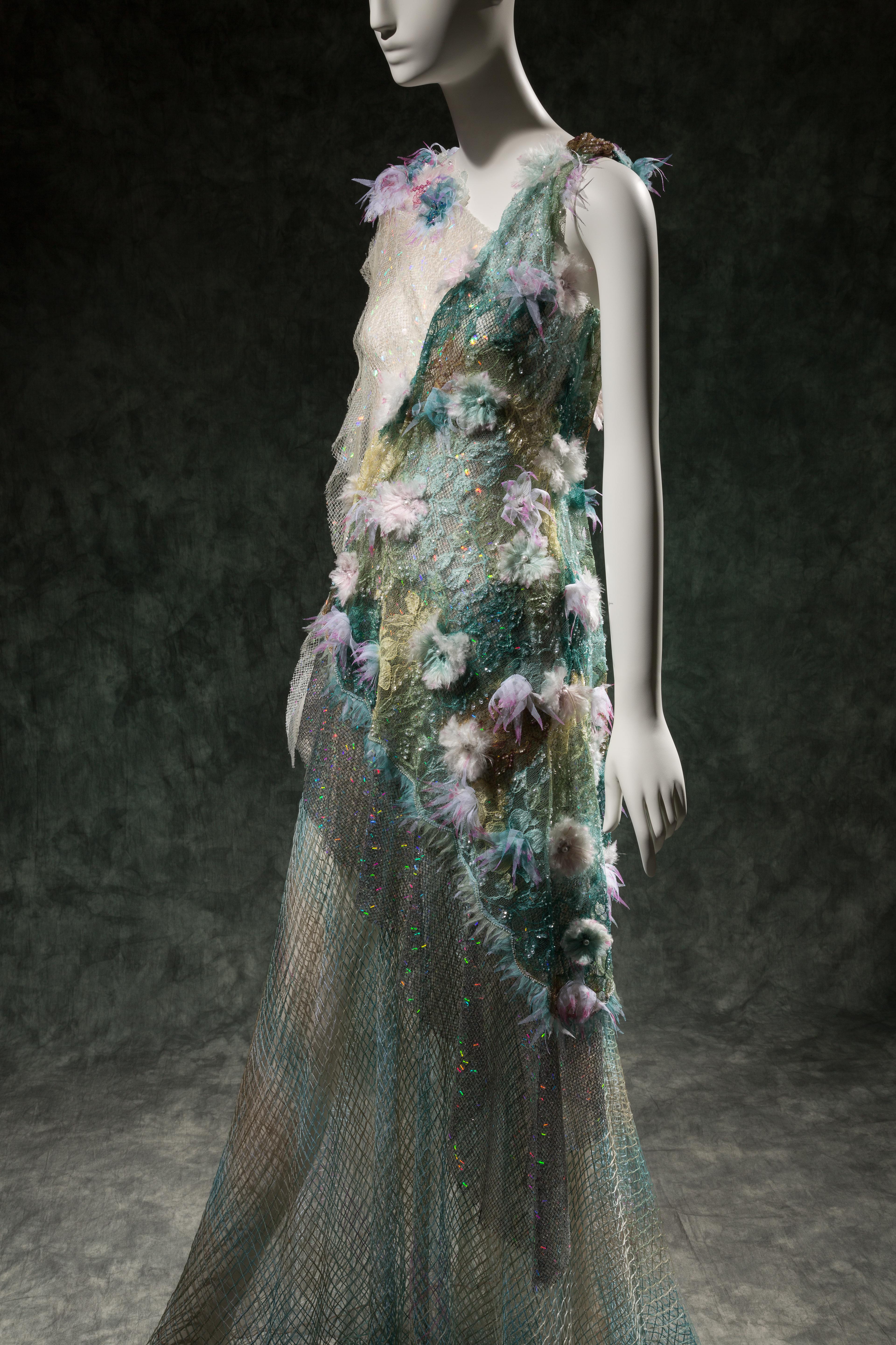 Rodarte, abito della collezione primavera estate 2015, esposto nella sezione 'La Sirenetta', photograph © The Museum at FIT