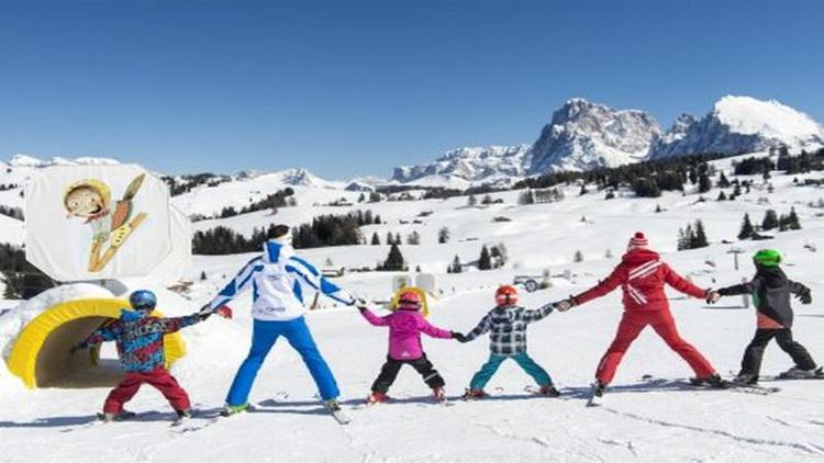 Al via la stagione sciistica all'Alpe di Siusi (Bolzano): 60 km di piste da discesa, 80 per il fondo, 70 strutture 