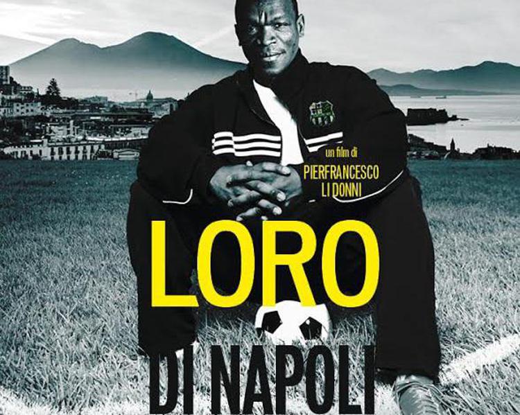Cinema: 'Loro di Napoli', docufilm tra calcio, migranti e burocrazia
