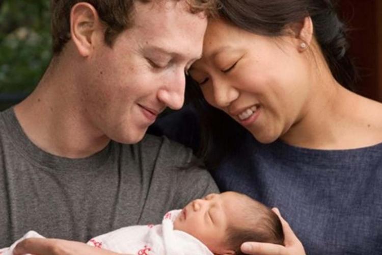 Mark Zuckerberg con la moglie Priscilla Chan e la primogenita Maxima (Da Facebook)