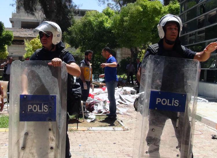 Poliziotti ad Ankara (Infophoto) - (INFOPHOTO)