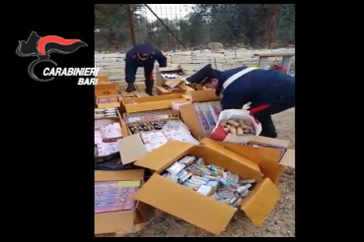 Bari, nasconde mezza tonnellata di botti proibiti in una scuola:  arrestato/Video