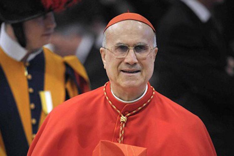 Il cardinal Tarcisio Bertone (Infophoto)