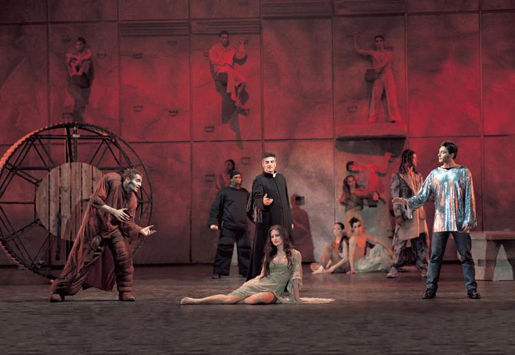 Teatro: il ritorno di 'Notre Dame de Paris' con le musiche di Cocciante