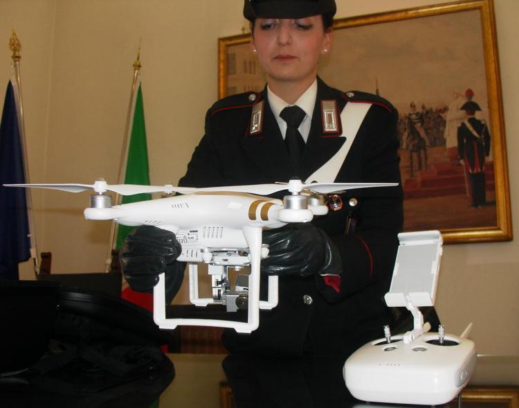 Roma: fa riprese con drone al Colosseo, denunciato