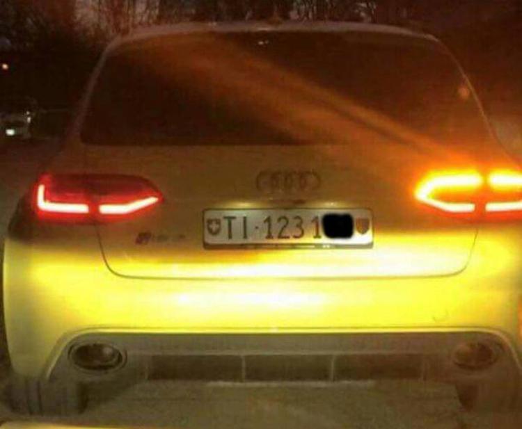 L'Audi gialla in fuga (fonte: Questura di Vicenza)