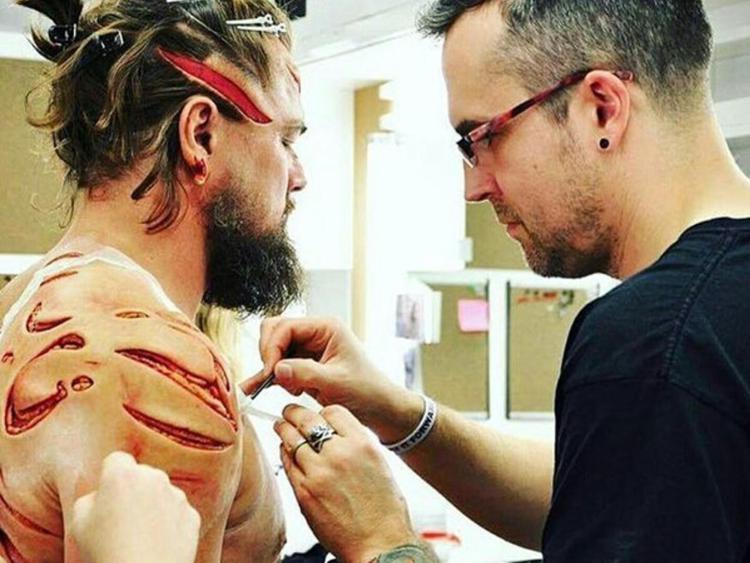 Le finte ferite realizzate di Leo DiCaprio realizzate dal make-up artist Duncan Jarman sul set  di 'The Revenant' (foto da Imgur)