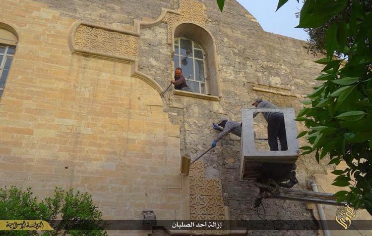 Anti-IS air strike flattens ancient church in northern Iraq