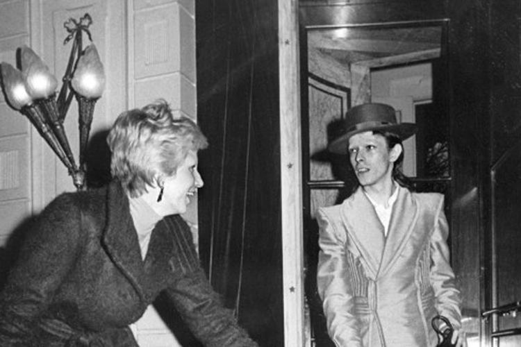 Angie con David Bowie in uno scatto del 1974 (Afp) - AFP