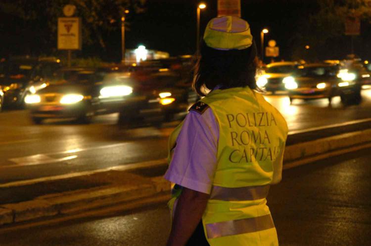 Roma, minorenne si perde e vaga due km in centro: ritrovato dai vigili