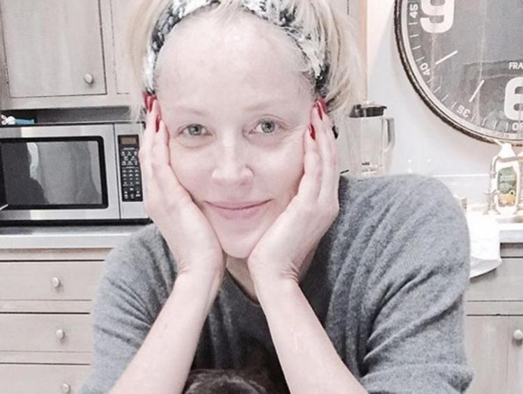 Un'irriconoscibile Sharon Stone si mostra senza trucco sui social (foto da Instagram)