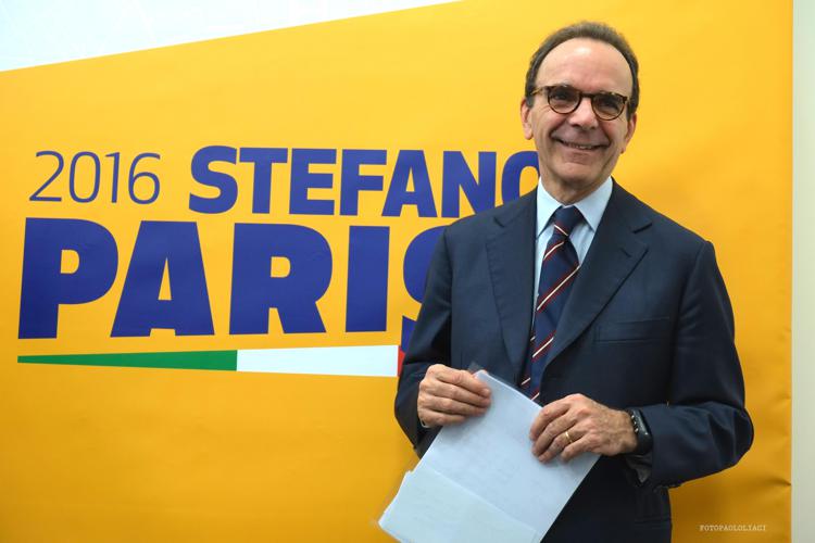 Stefano Parisi lancia la campagna in giallo
