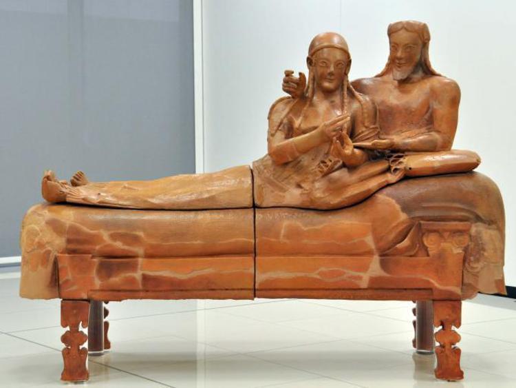 Archeologia: il Sarcofago degli Sposi prende casa a Cerveteri