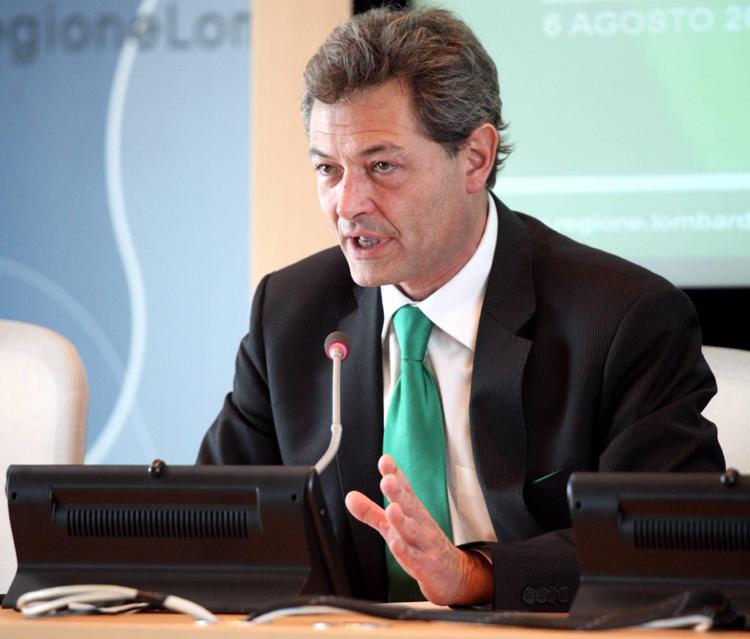 Fabio Rizzi presenta la riforma della sanità lombarda (Fotogramma)