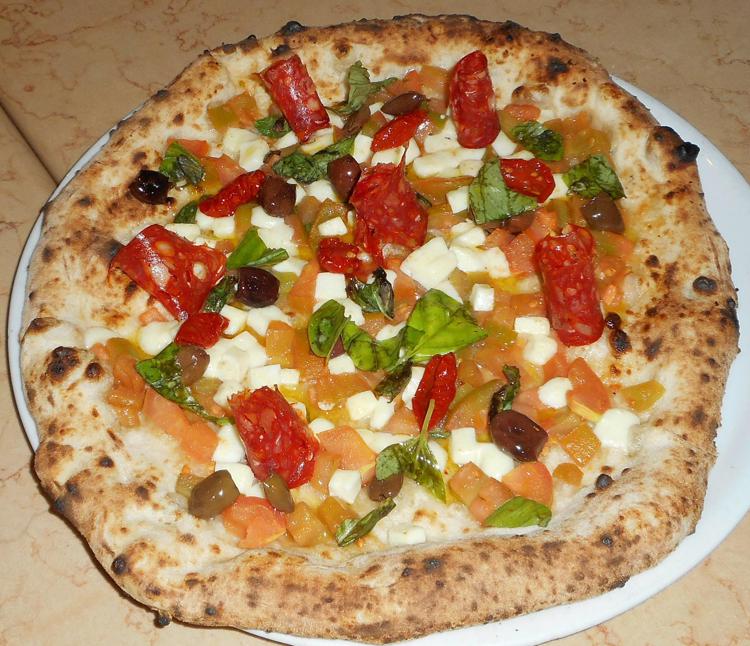 Sanremo: da Napoli alla Liguria arriva la pizza dedicata al Festival