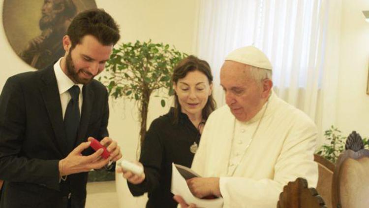 Papa Francesco  con Andrea Iervolino di Ambi Pictures