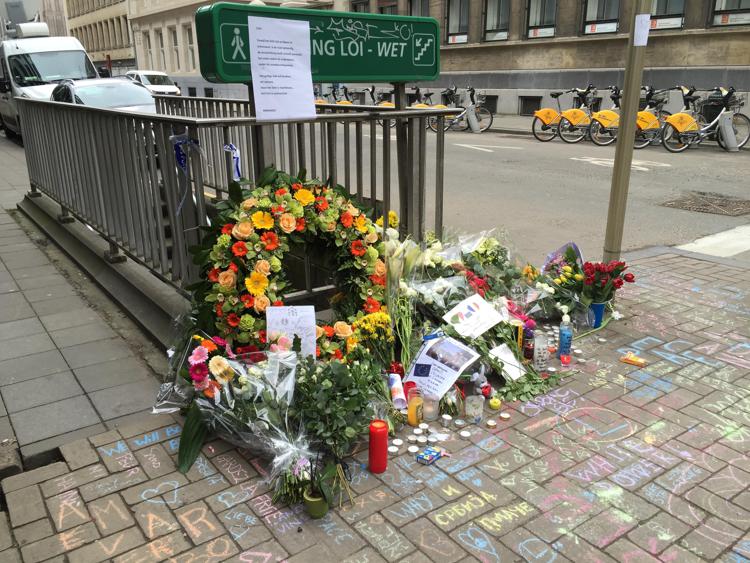 Bruxelles, a un anno dagli attacchi il Belgio ricorda le sue vittime