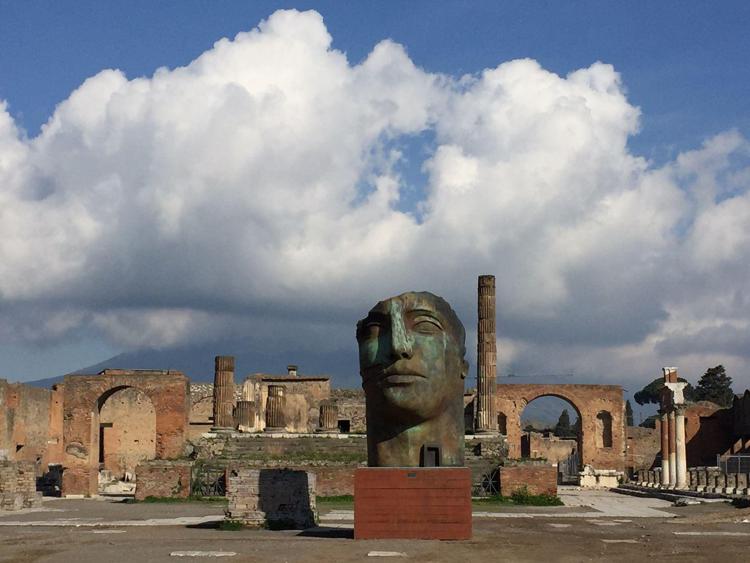 Pompei: 30 sculture monumentali di Mitoraj collocate negli scavi