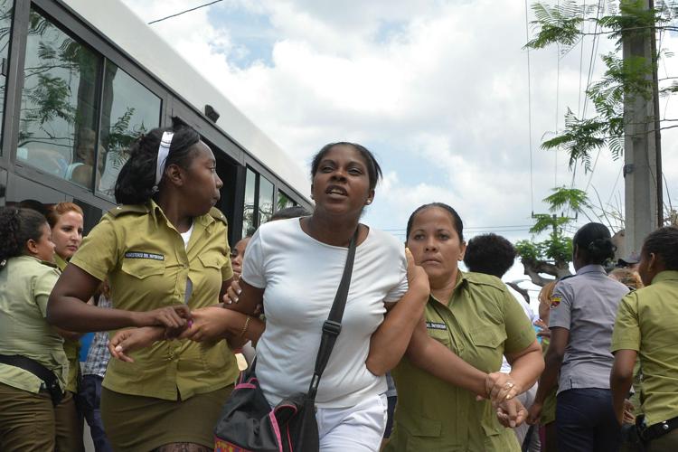 Fermo di attivisti a L'Avana (Afp) - AFP