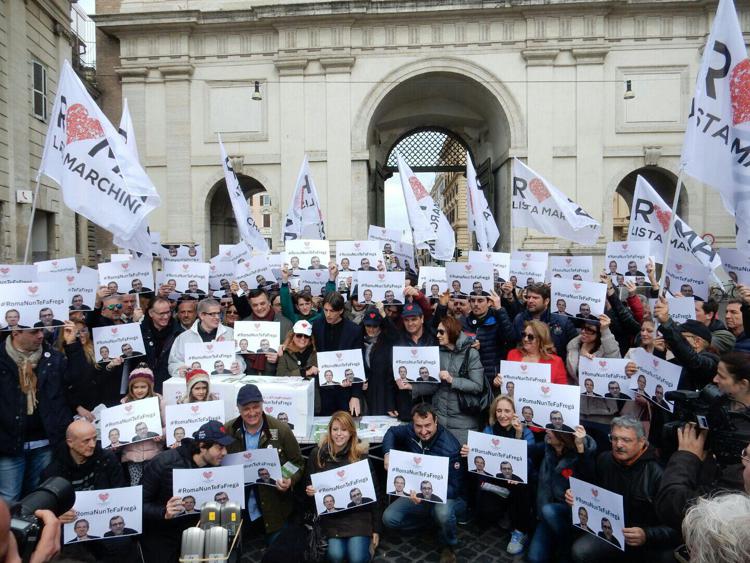 Lista Marchini in piazza contro le 'gazebarie', è il 'Non te fa fregà day'
