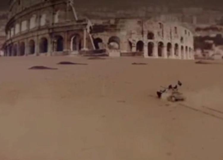 Carri armati avanzano attraverso il deserto verso il Colosseo in un video pubblicato online dall'Is nel dicembre scorso