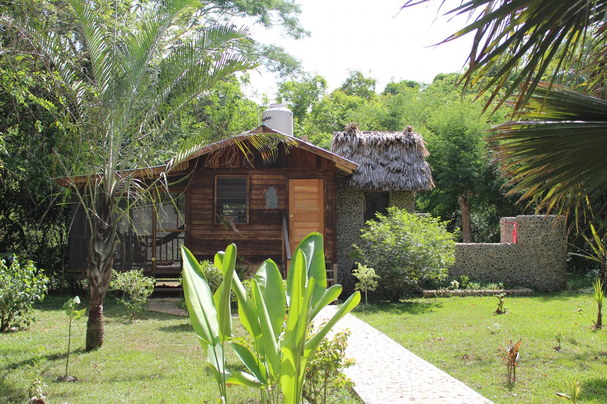 Macaw Bank Jungle Lodge, Cristo Rey, Belize