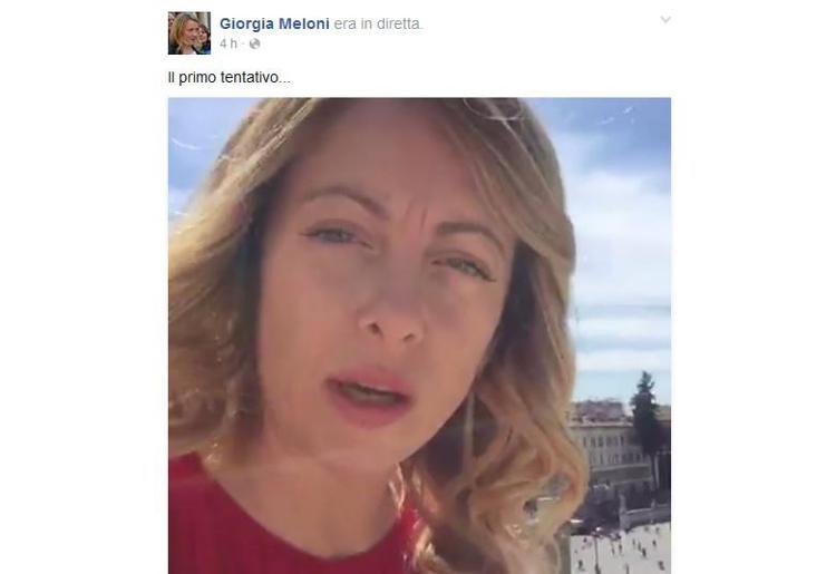 Giorgia Meloni in diretta su Facebook