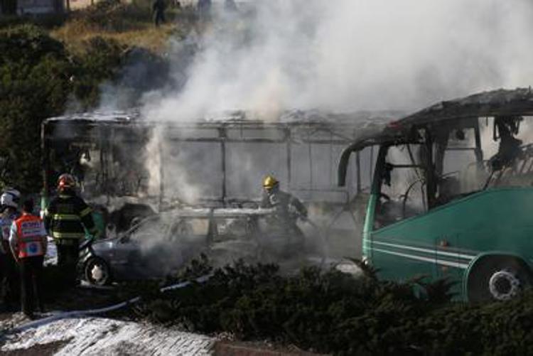 Bomba su bus a Gerusalemme, oltre 20 feriti