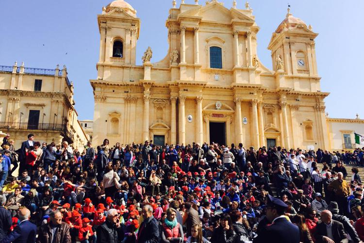 La cattedrale di Noto nel giorno della visita del presidente della Repubblica, Sergio Mattarella (Adnkronos)