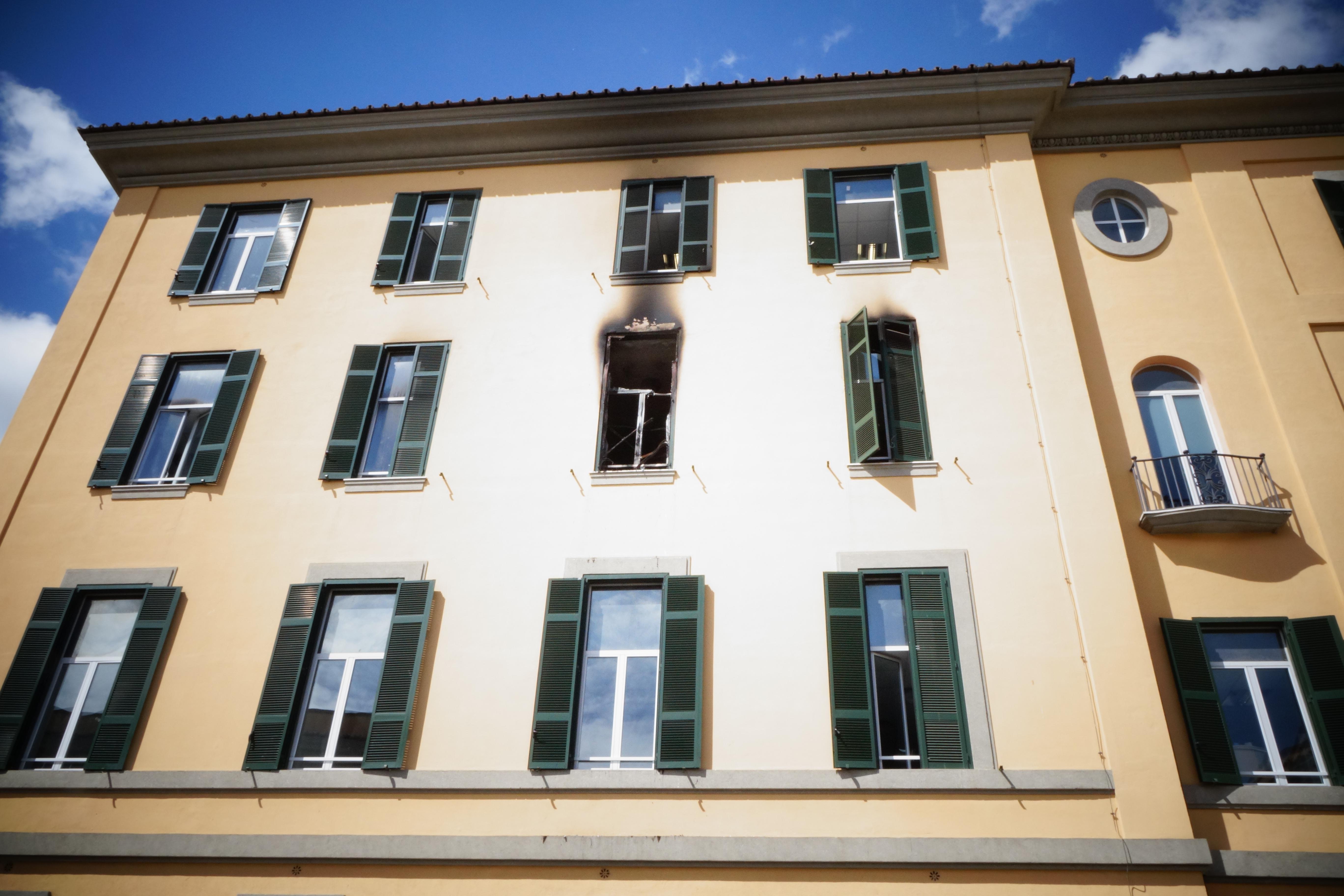 Roma, 2 maggio 2016. Ospedale San Camillo, il Padiglione Maroncelli dove è scoppiato un incendio. Il direttore generale Antonio D'Urso (Foto Adnkronos/Cristiano Camera)