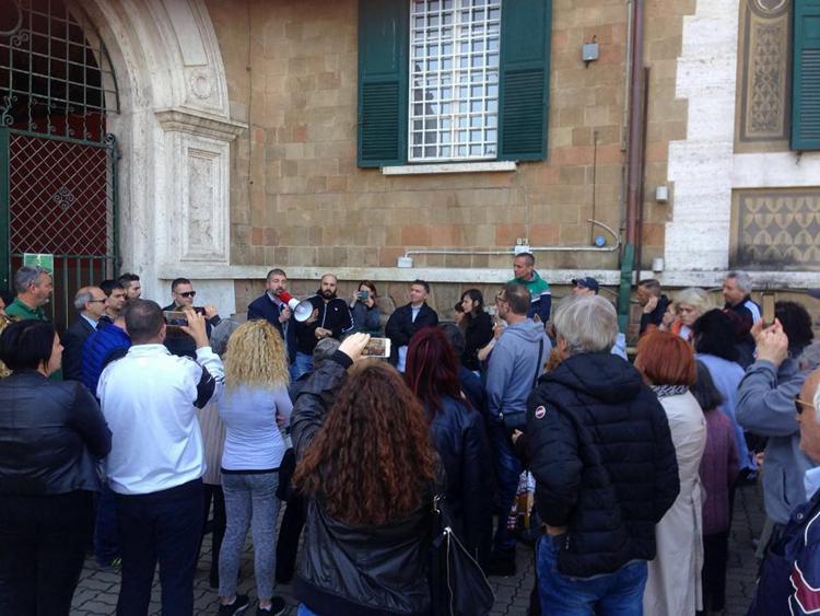Roma: 1.200 a rischio sgombero, Di Stefano e famiglie via Fasan sotto X Municipio
