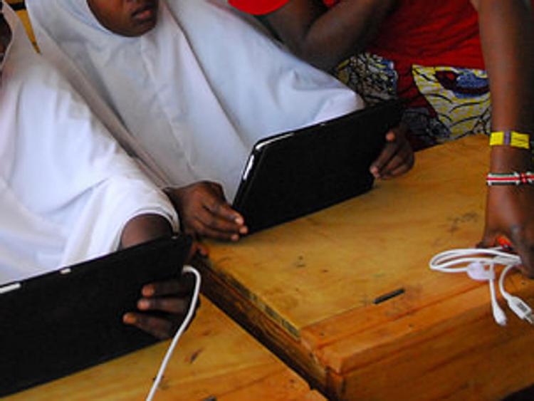 Imprese: Fondazione Vodafone lancia 'Instant Schools For Africa'