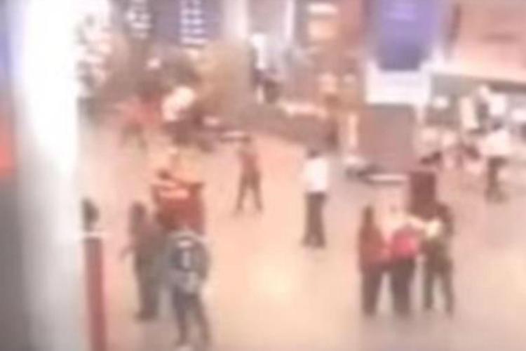 Terrore a Istanbul, il momento dell'esplosione /Video