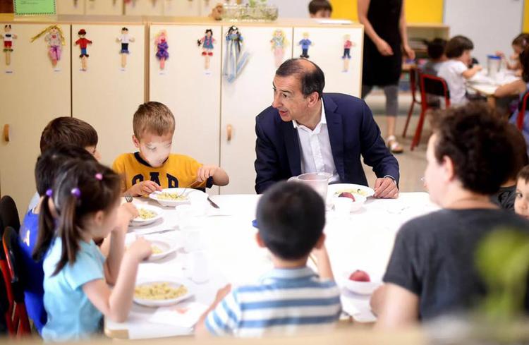 Milano: Sala pranza in un asilo, ripartire da bambini è bellissimo