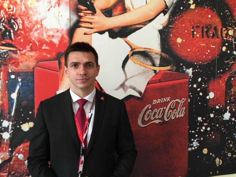 Coca Cola, Novikov: 